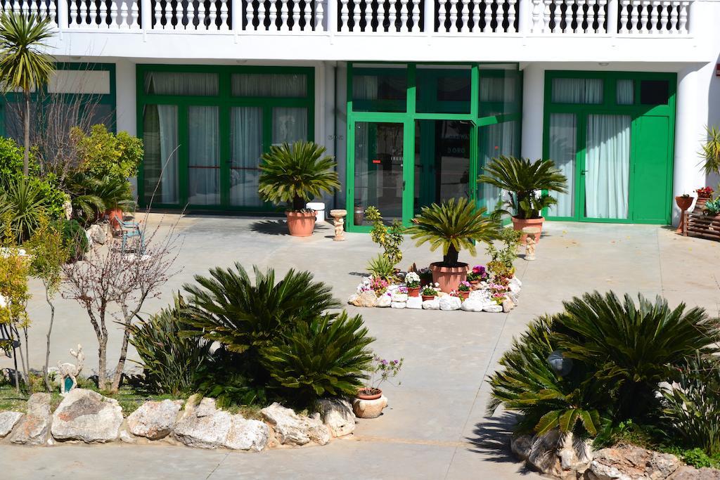 Hotel Falco D'Oro Cisternino Exterior photo