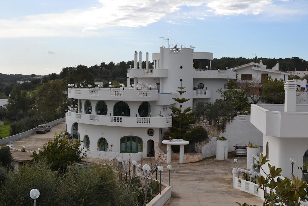 Hotel Falco D'Oro Cisternino Exterior photo