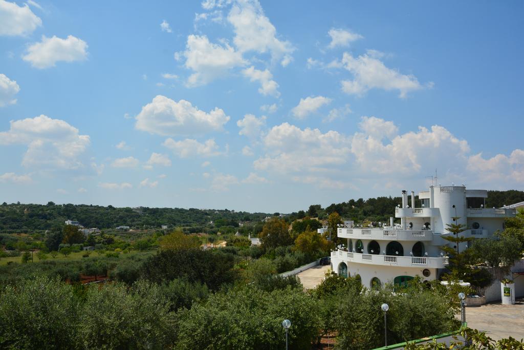 Hotel Falco D'Oro Cisternino Exterior photo
