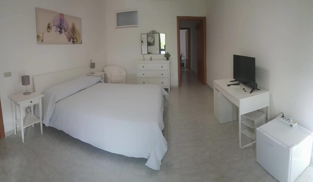 Hotel Falco D'Oro Cisternino Exterior photo